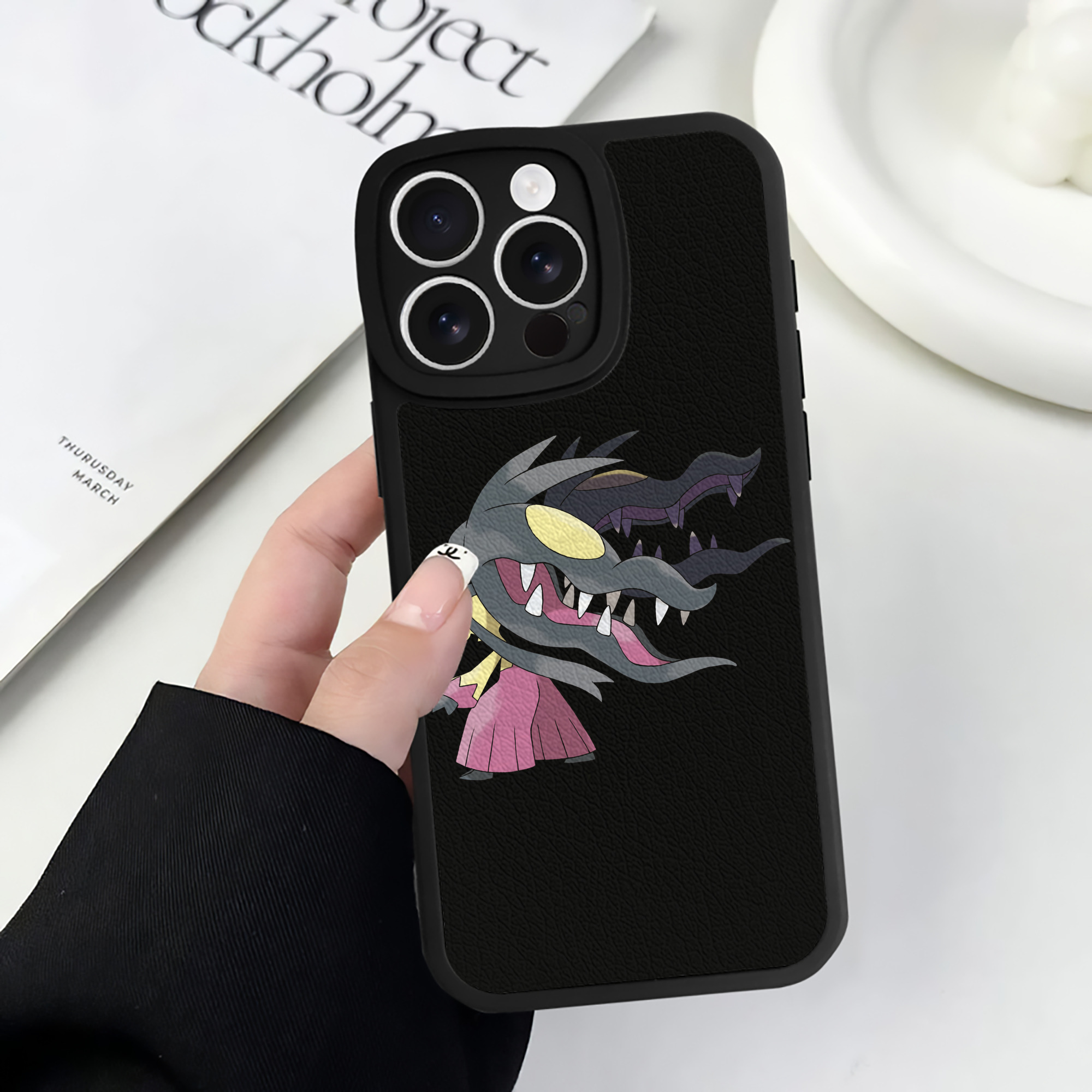 （画像用） ポケットモンスター Pokémon 【iPhone 16シリーズ対応】シリコンスマホケース（レザー調） 材質：シリコン